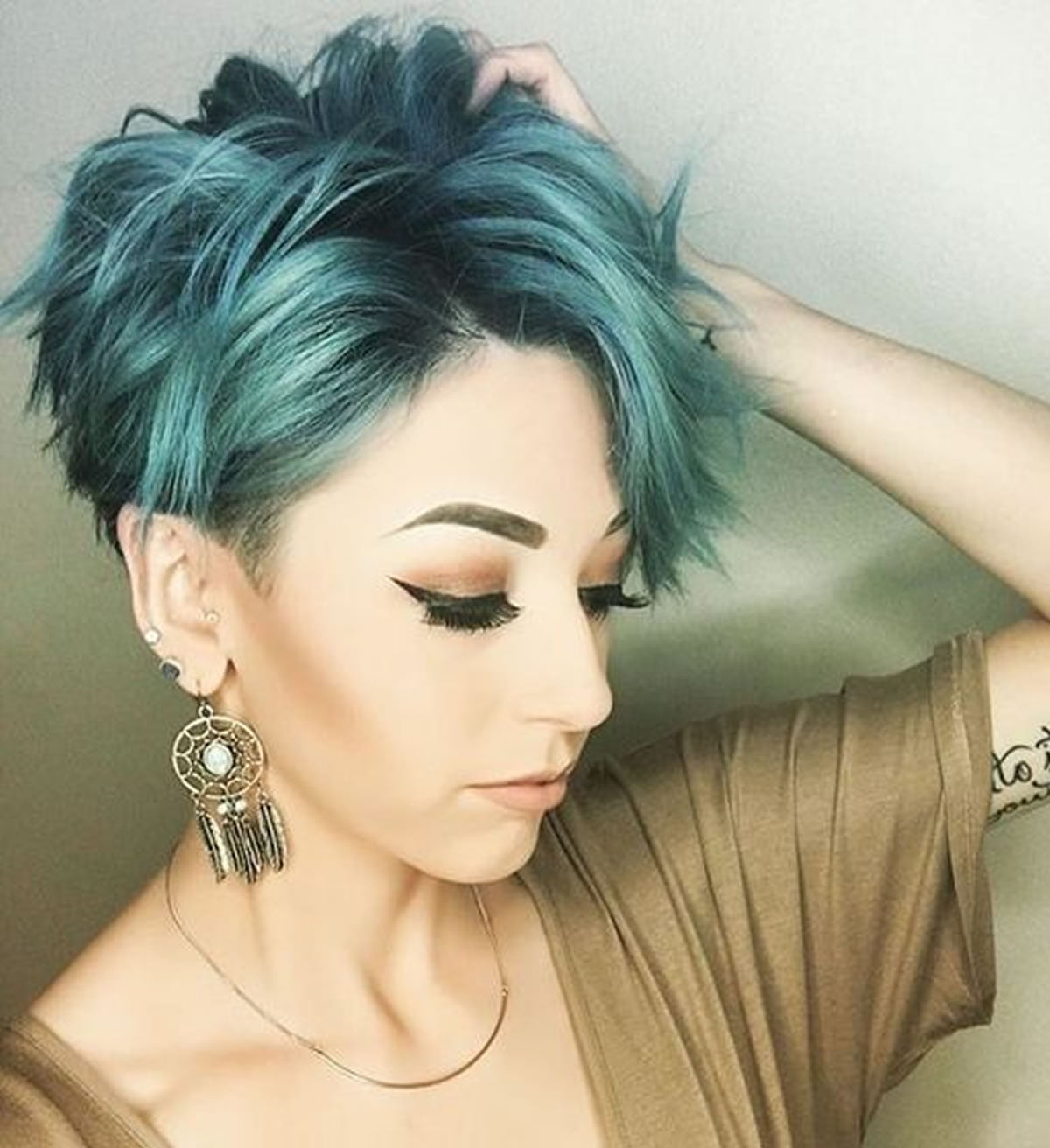 30 Best Asymmetric Short Haircuts for Women of All Time