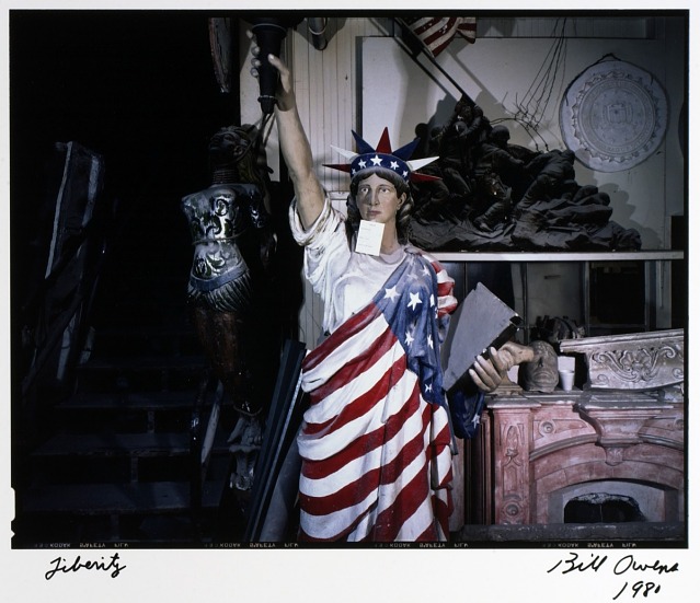 Bill Owens, Liberty, from the Los Angeles Documentary Project, 1980, chromogenic print, Smithsonian American Art Museum, Transfer from the National Endowment for the Arts through the Photography Museum of Los Angeles, 1990.38.79, © 1980, Bill Owen