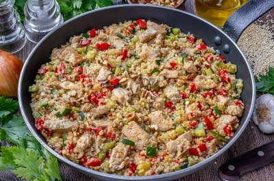 Quinoa con pollo y verduras