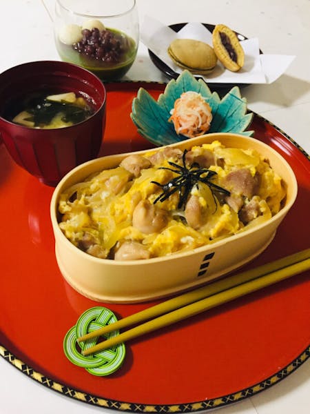 【KAMAKURA 】Oyakodon and Japanese sweets\r\n【镰仓站附近 】   鸡肉鸡蛋盖浇饭 和 日式   \r\n  点心٩(^‿^)۶