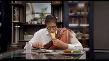 Bikaji Papad TV Spot 'Butler' Featuring Amitabh Bachchan - Thumbnail 7