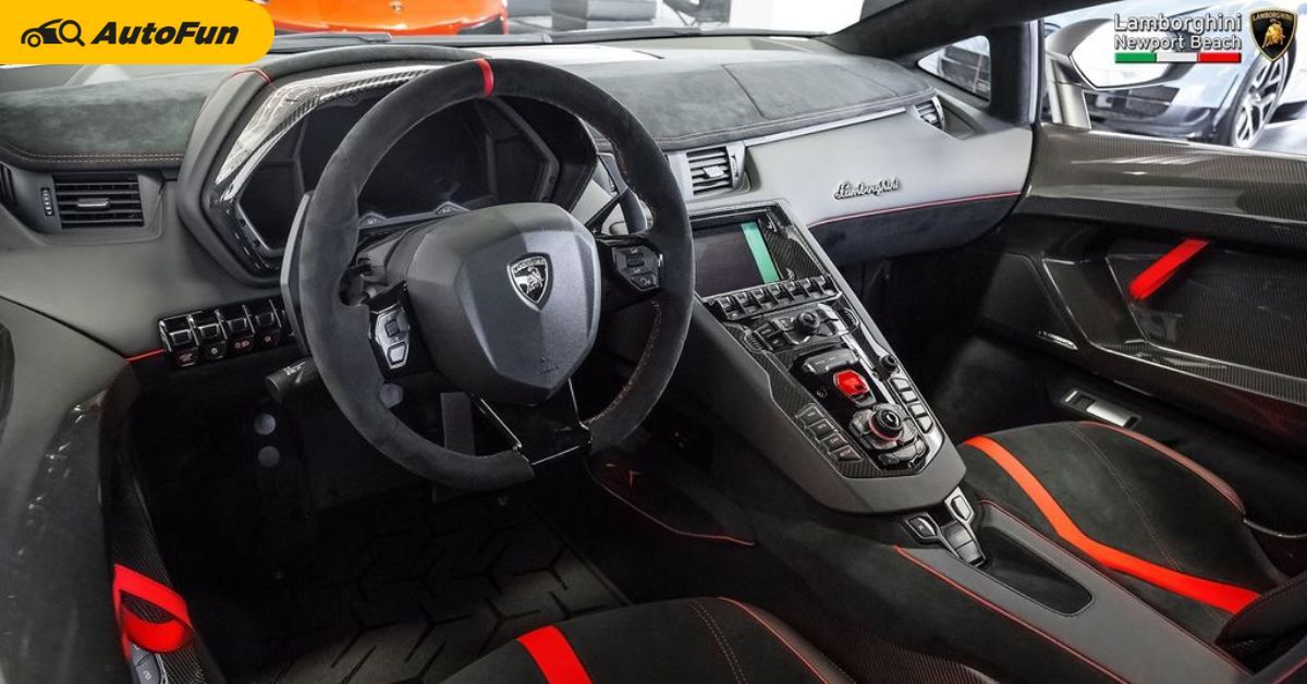 Không gian nội thất của Lamborghini Aventador: Tinh chỉnh nhẹ để thú vị hơn  | AutoFun