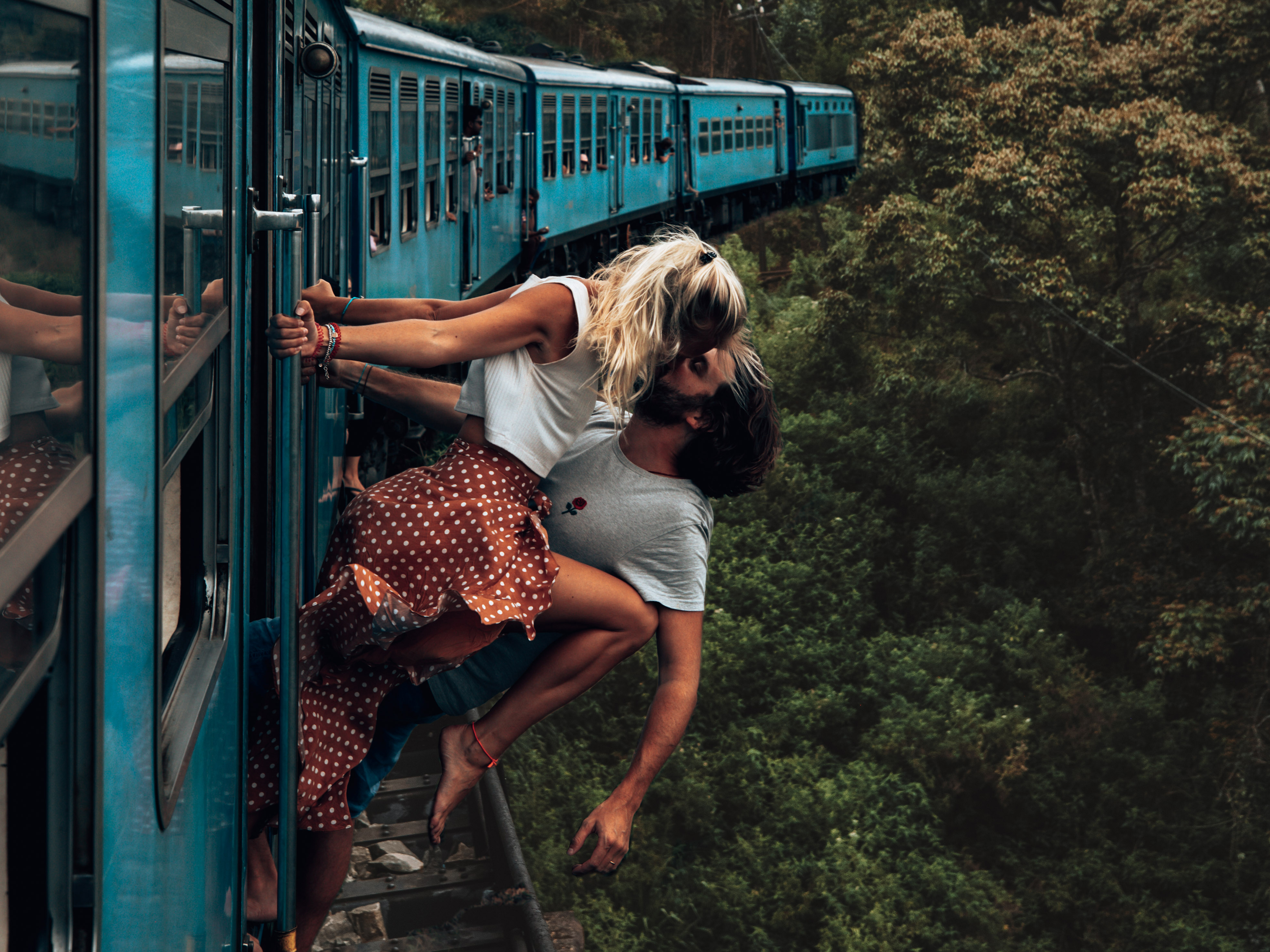 Couple Kissing Train 4k, HD Love, 4k Wallpapers, Images, Backgrounds,  Photos and Pictures