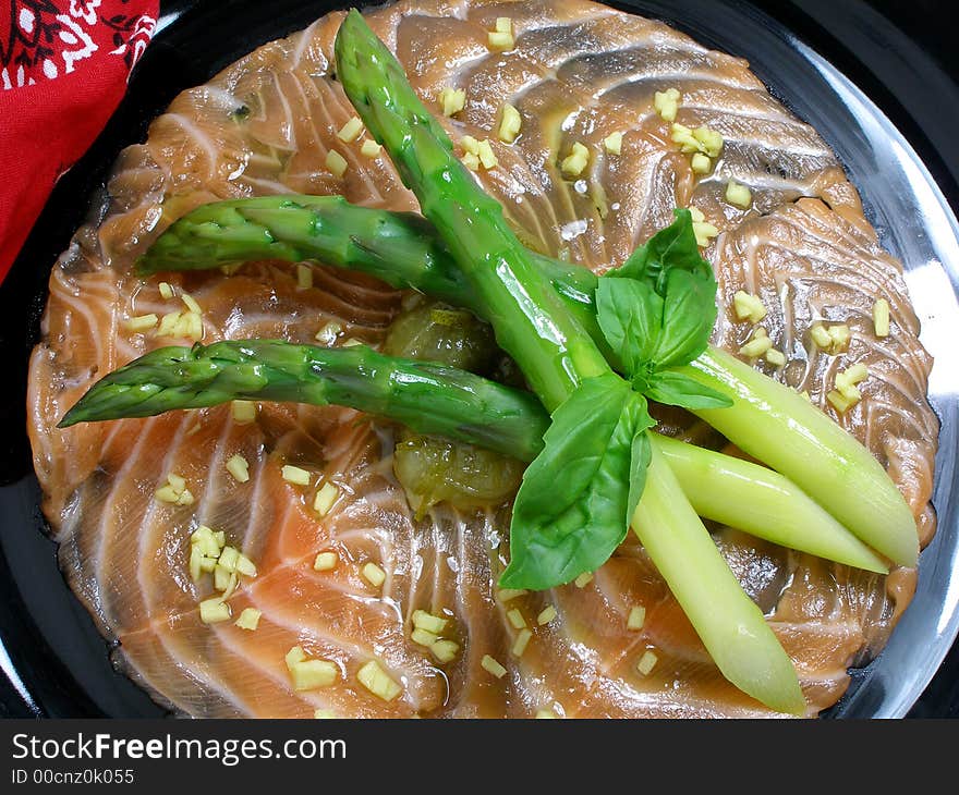 Carpaccio of salmon with asparagus