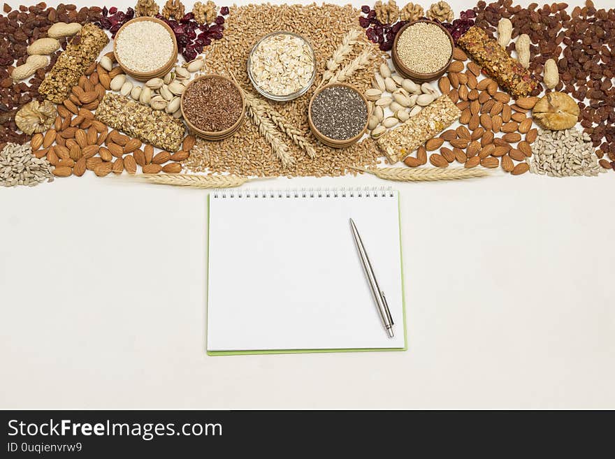 Balanced vegan snack, protein granola bar