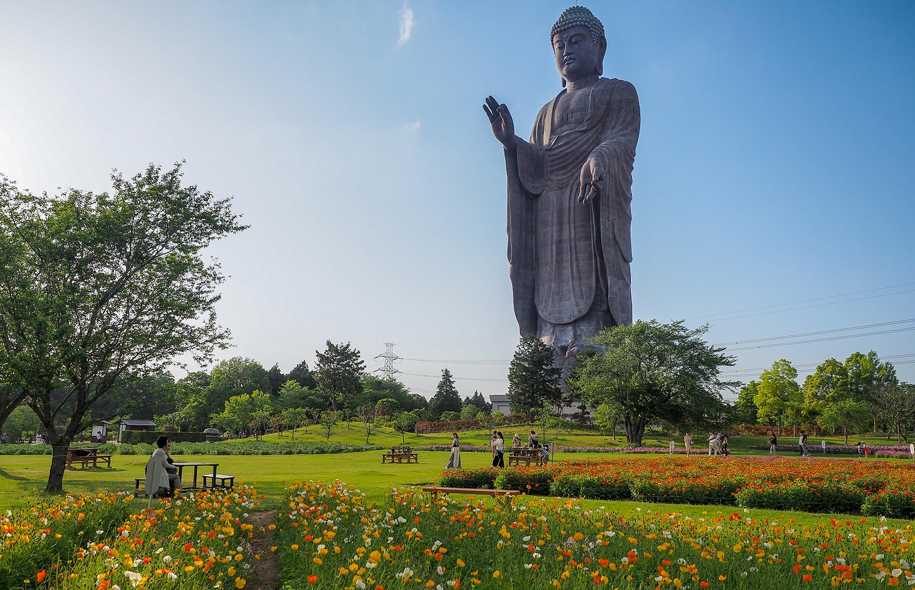 Behold the World's Largest and Most Majestic Statues