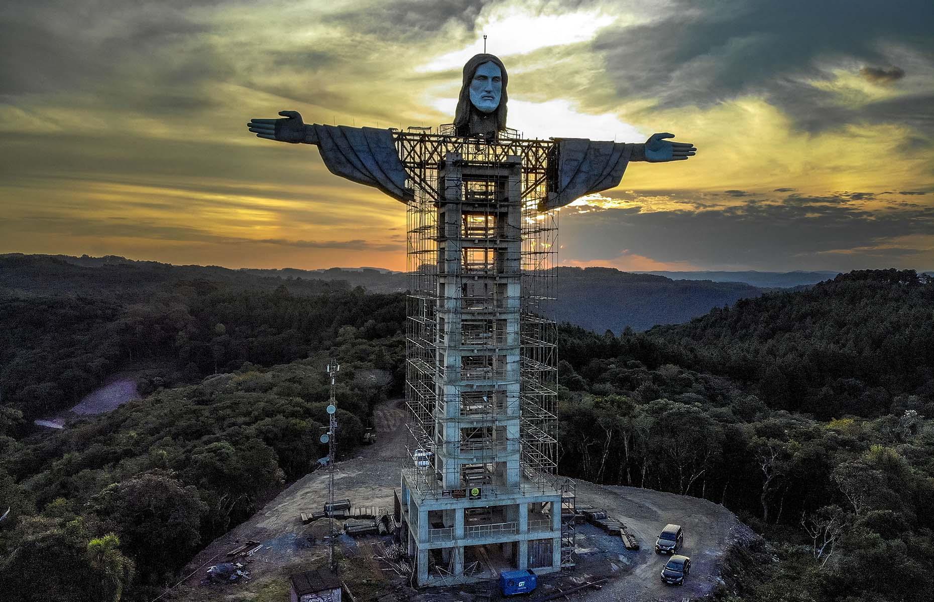 These Are the World's Largest And Most Impressive Statues