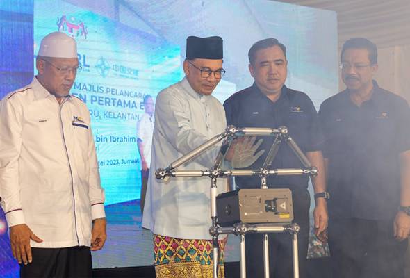 Pastikan ECRL jadi pemangkin perubahan Pantai Timur - PM Anwar | Astro ...