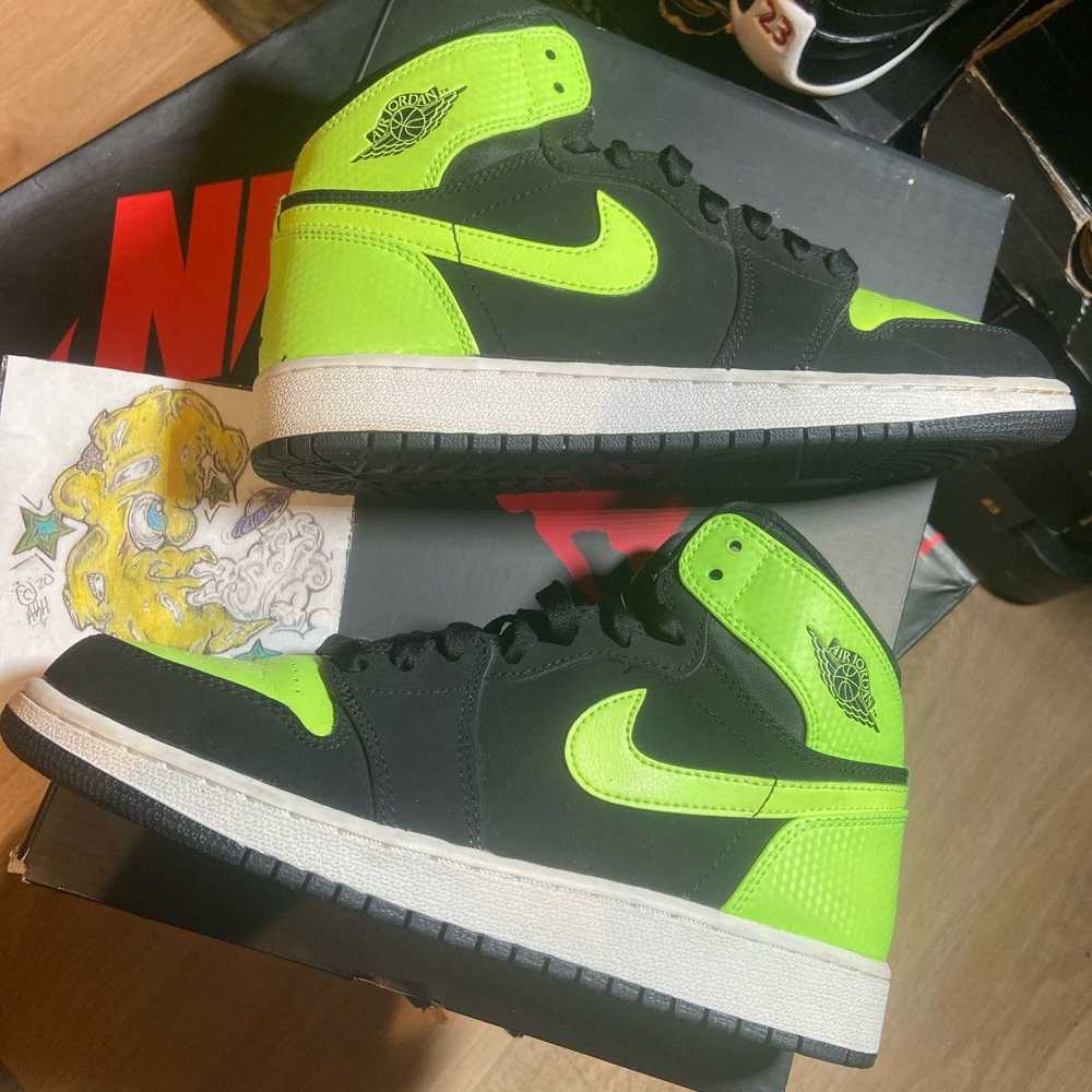 Jordan Brand Jordan 1 Mid - image 2