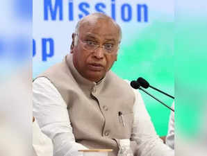 Modi govt has rendered country's health system 'sick': Mallikarjun Kharge