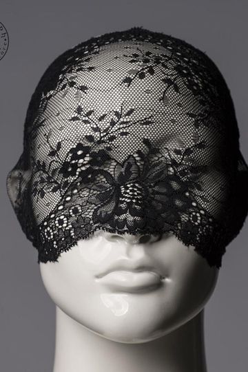 Black lace mask / Elastic lace face mask / Pseudo blindfold / Masquerade lace veil