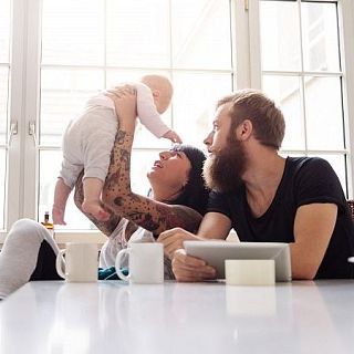 O compromisso da Espanha com o cuidado parental igualitário