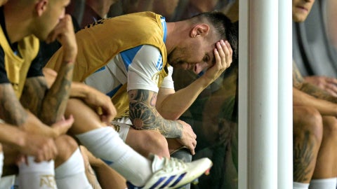 En la final de la Copa América 2024 frente a Colombia, Messi abandonó el juego por lesión - Foto AFP