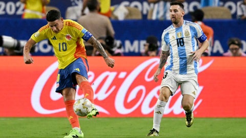 James Rodríguez y Lionel Messi - Foto: EFE