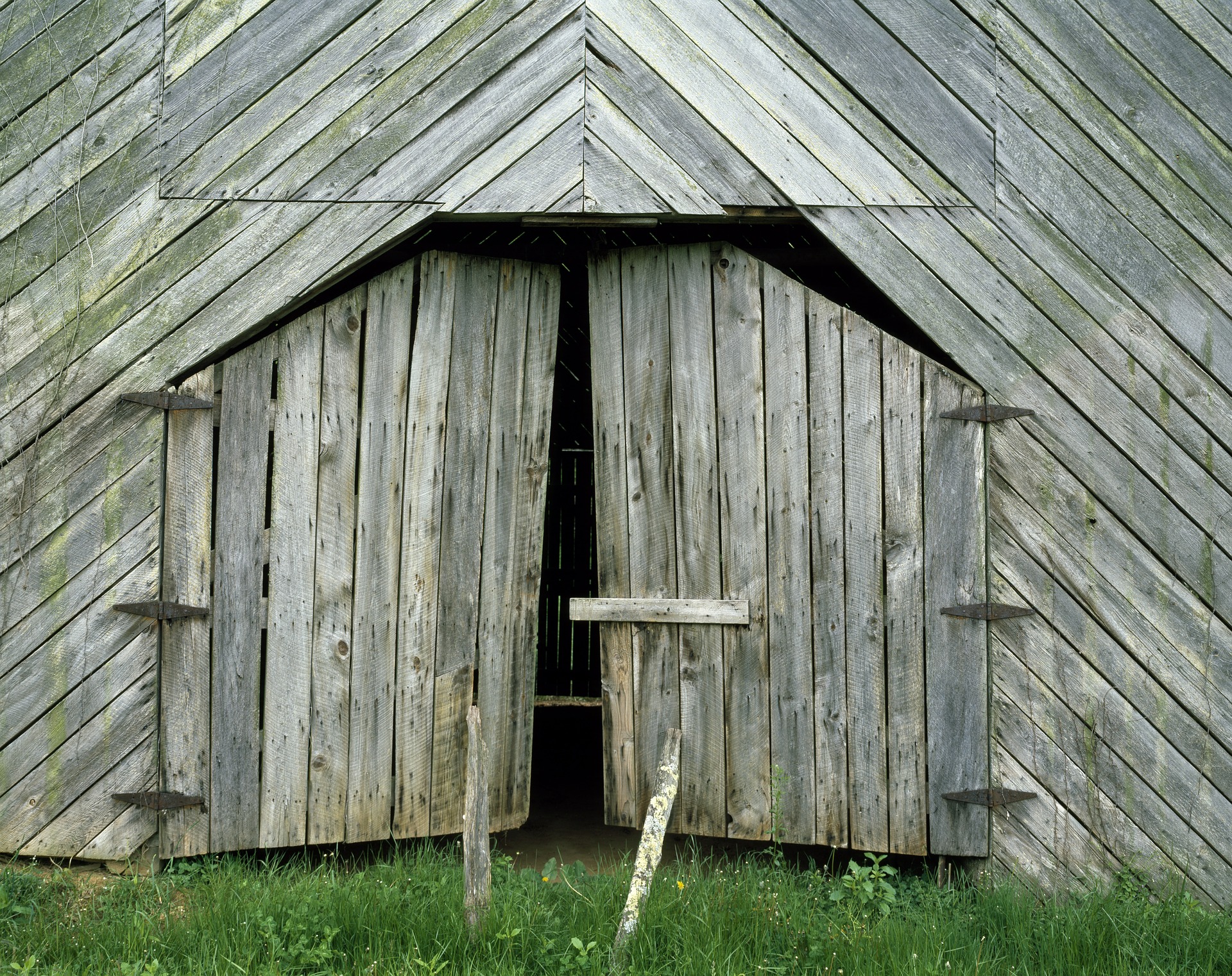 Wooden barn photo