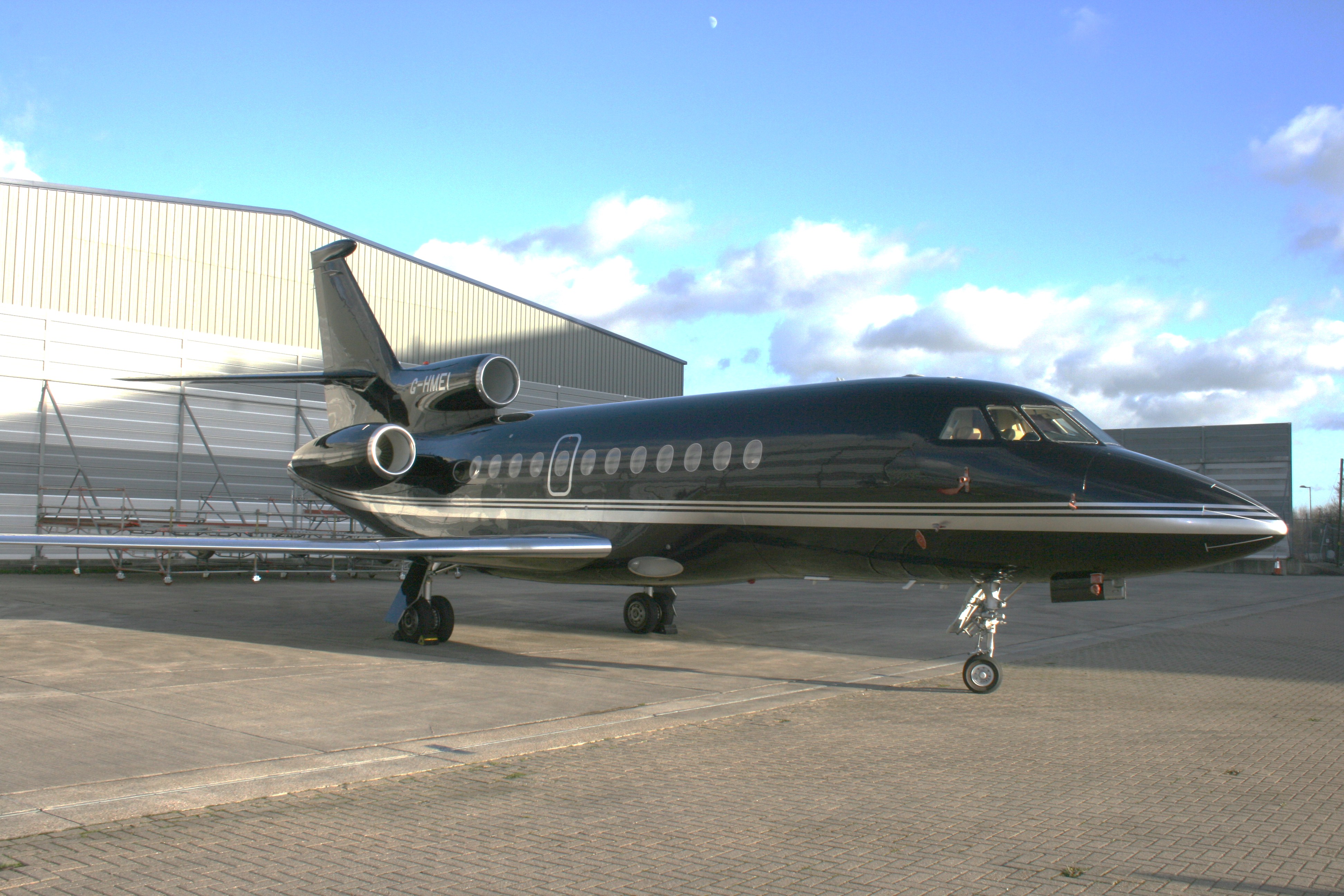 Private Jet Black | pustcha.com