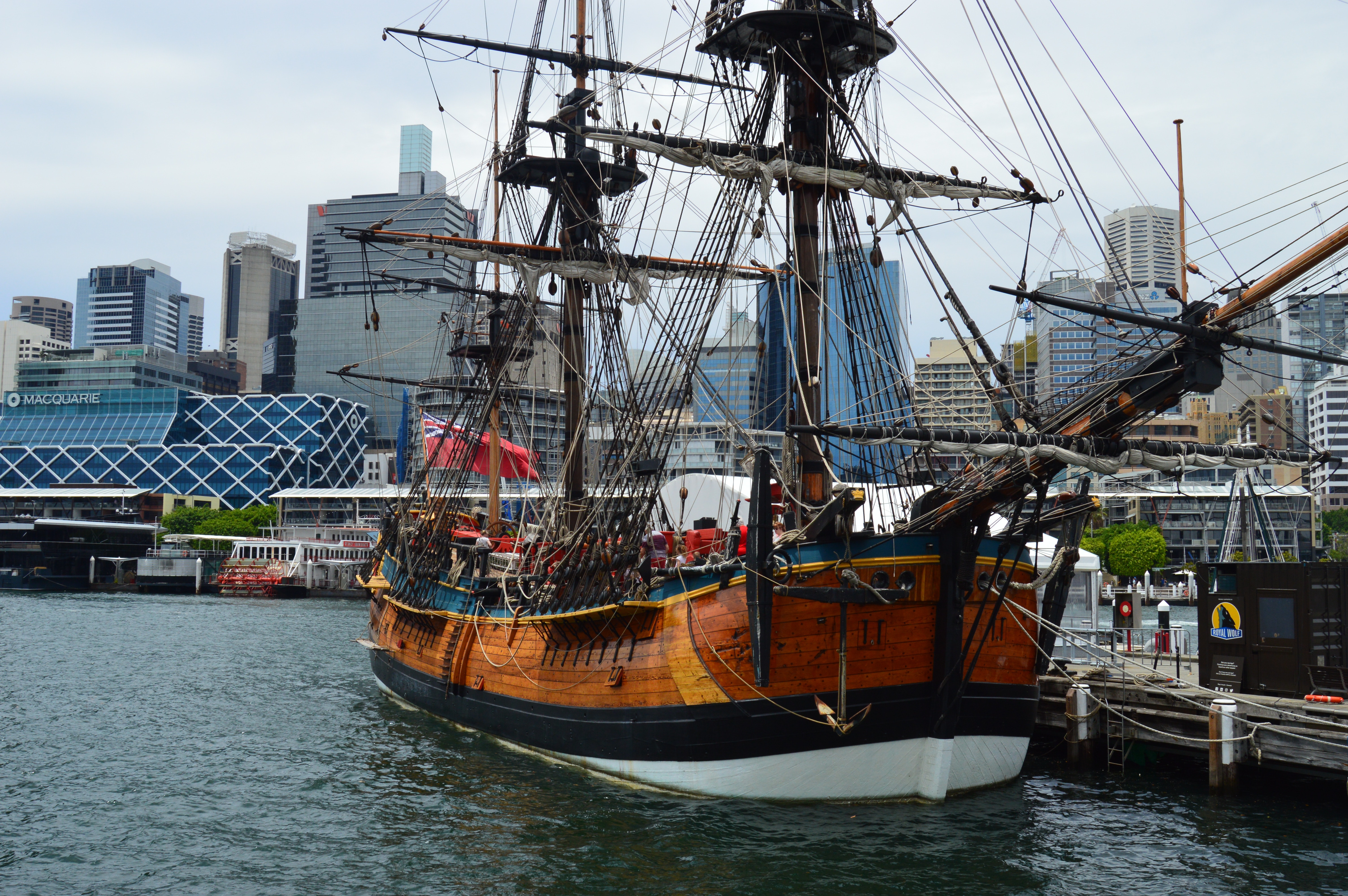 Brown and black galleon ship photo