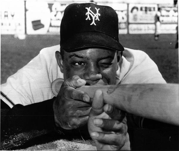 Willie Mays - Mays Takes Aim