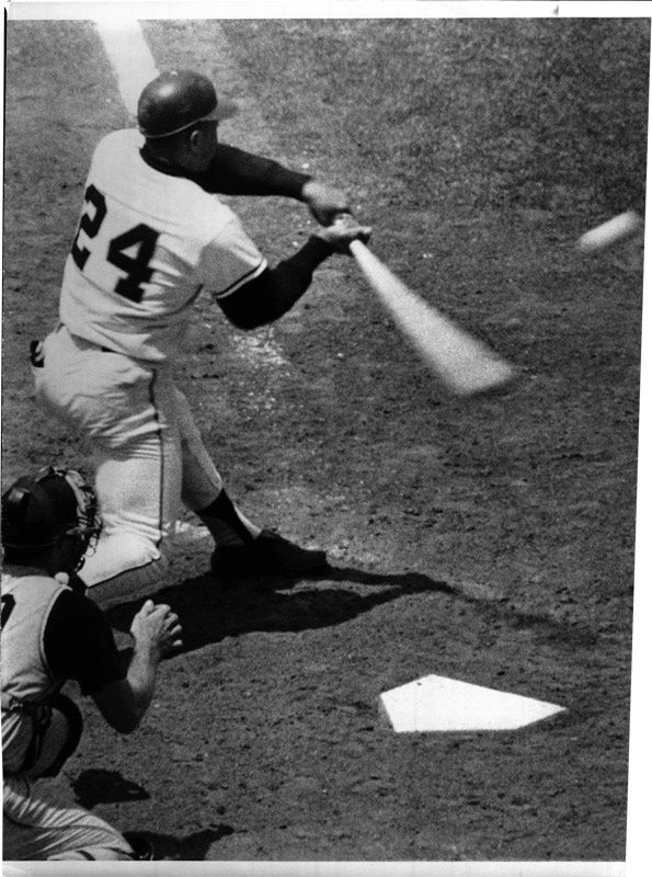 Willie Mays - Big Swing