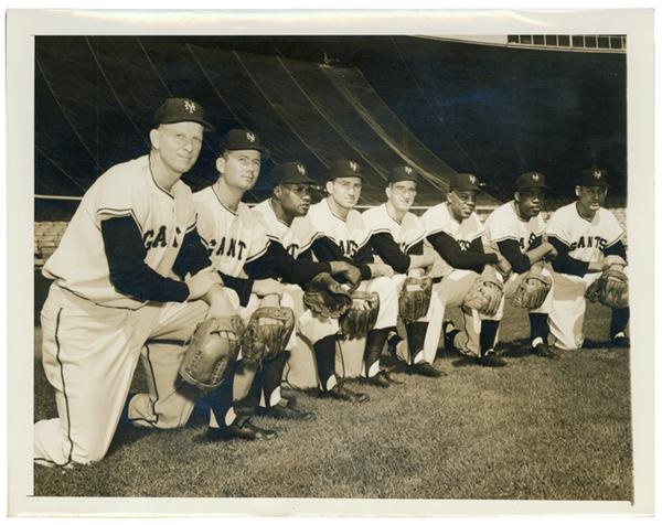 Willie Mays - Early and Fabulous 1950s Willie Mays Wire Photos (4)