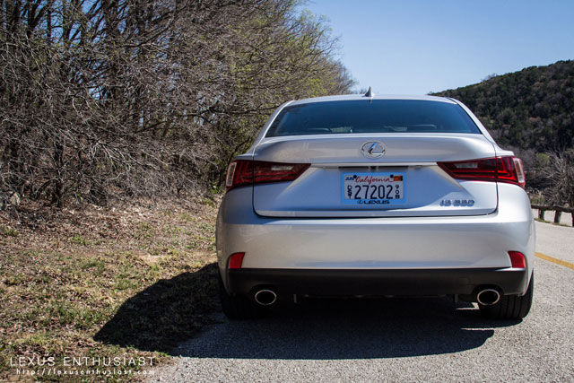 Lexus IS Rear