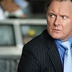 Robert Glenister