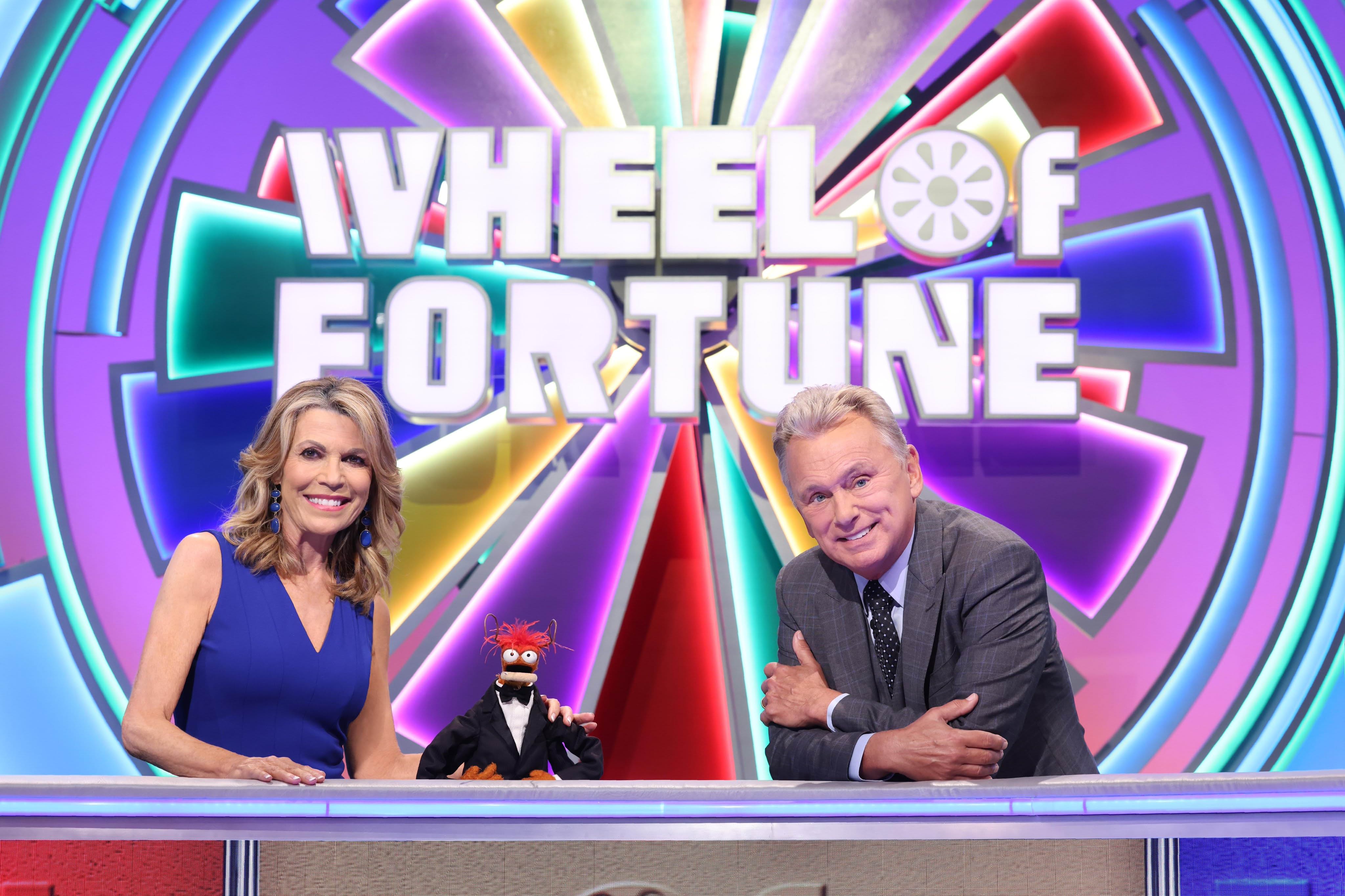 Bill Barretta and Pat Sajak in Wheel of Fortune (1983)