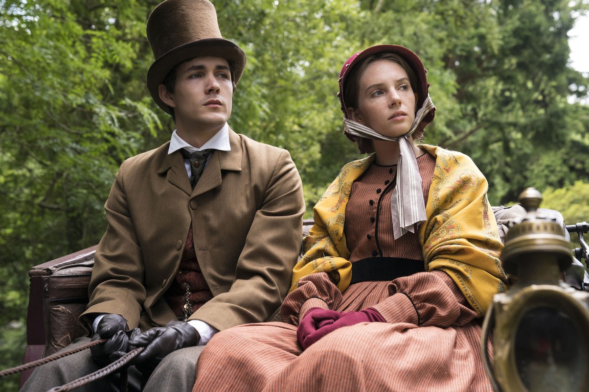 Maya Hawke and Jonah Hauer-King in Little Women (2017)