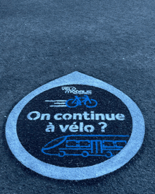 a sign that says on continue a velo