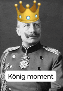 a black and white photo of a man with a crown on his head and the word konig moment below it