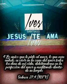 jesus te ama is written in spanish on a sign