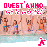 a group of children are jumping into a pool with the words quest anno me lo merito