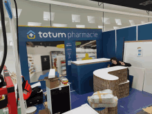 a totum pharmacie store is being built