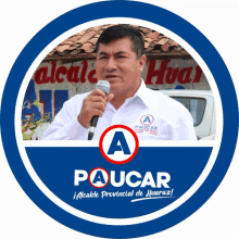 a man is speaking into a microphone in a blue circle that says poucar