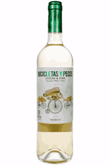 a bottle of bicicletas y peces wine with a green cap