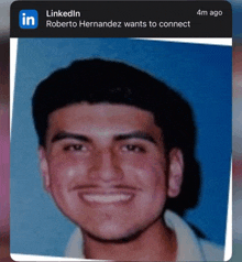 roberto hernandez wants to connect on linkedin with a picture of him