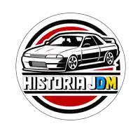 a logo for historia jdm has a car in the center