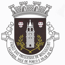 a coat of arms with a castle on it and the words vale de porco e vilar de rei on the bottom