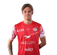 a man wearing a red shirt that says init7 on the front