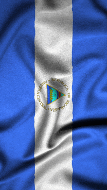 a blue white and black flag with the words republica de nicaragua