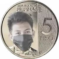 a 5 peso coin with a man wearing a face mask on it