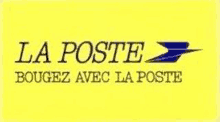 a yellow sign with a blue arrow and the words `` la poste bougez avec la poste '' .