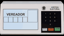 an electronic device that says veredor 11700 professor luan on the screen