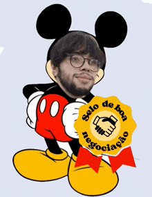 a cartoon of mickey mouse holding a sign that says solo de boa negotiationo