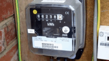 a close up of a meter that says kwh on the front