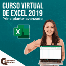 a woman is holding a laptop and pointing at it with the words curso virtual de excel 2019 in the background