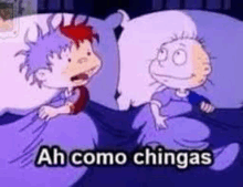 two cartoon characters are sitting on a bed with the words `` ah como chingas '' .