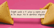 a fortune cookie with a message in spanish