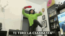 Ciabatta Tirare Arrabbiarsi Mamma Furiosa GIF