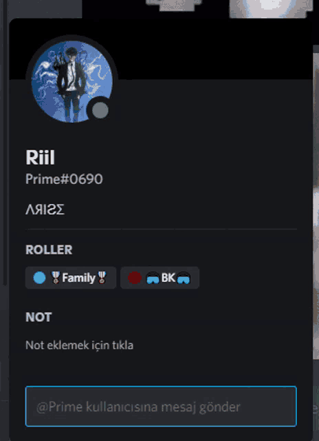 a screenshot of a person 's profile with the name riii on it